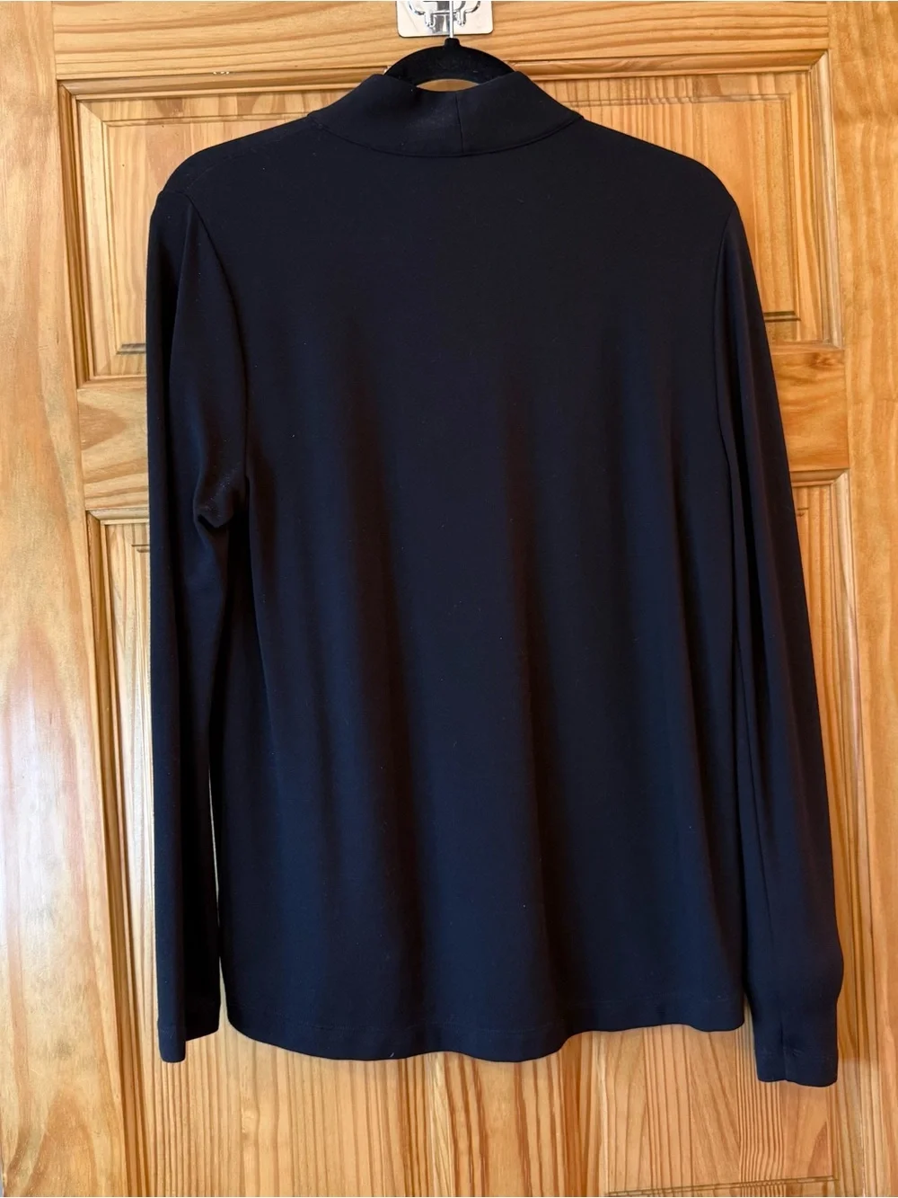 CAbi Black Long Sleeve Split V-Neck Snap Placket Top sz small